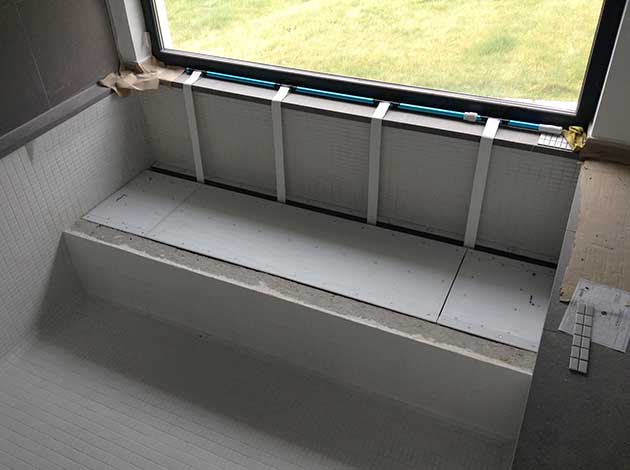 Detalle cubierta persiana piscina Amsterdam con tapa
