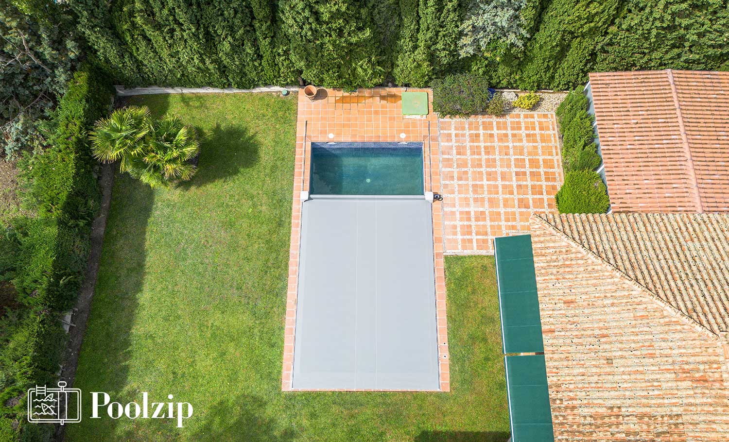 Cubierta de piscina Poolzip distribuida por A-Kroll
