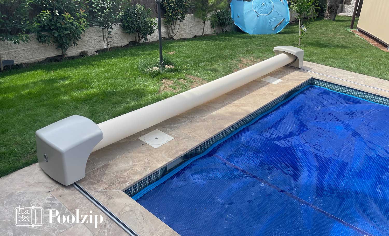 Cubierta de piscina Poolzip distribuida por A-Kroll