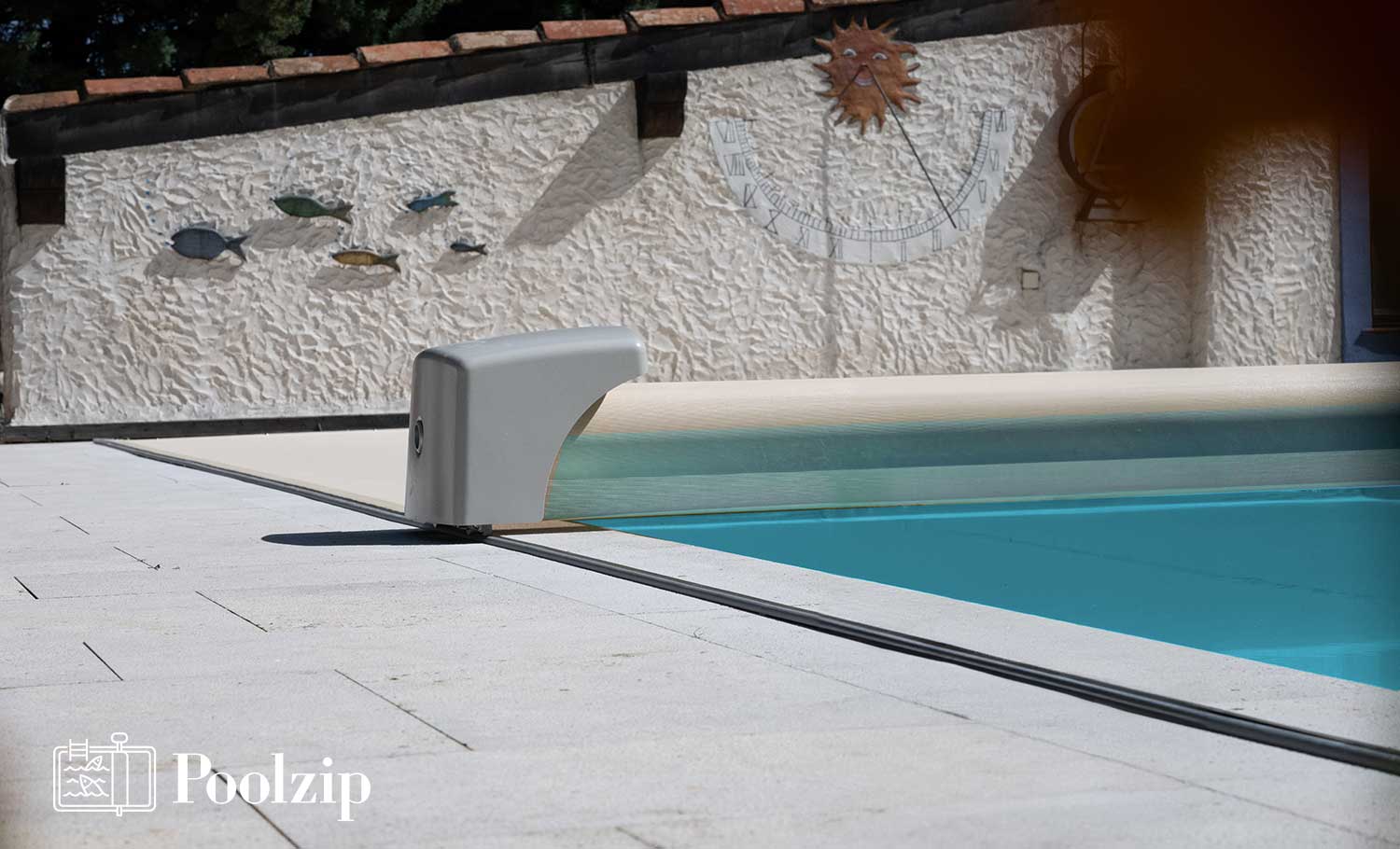 Cubierta de piscina Poolzip distribuida por A-Kroll
